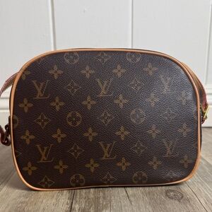 Louis Vuitton Monogram Trocadero 23 Crossbody Bag Vintage LV
